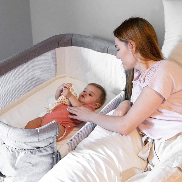 3 - in - 1 Baby Bedside Co - Sleeper Bassinet with Mosquito Net and Wheels - Aroflit