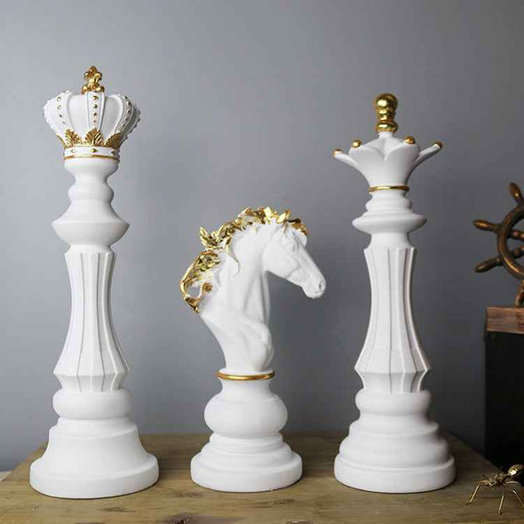 Resin Retro International Chess Figurine - Aroflit