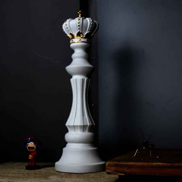 Resin Retro International Chess Figurine - Aroflit