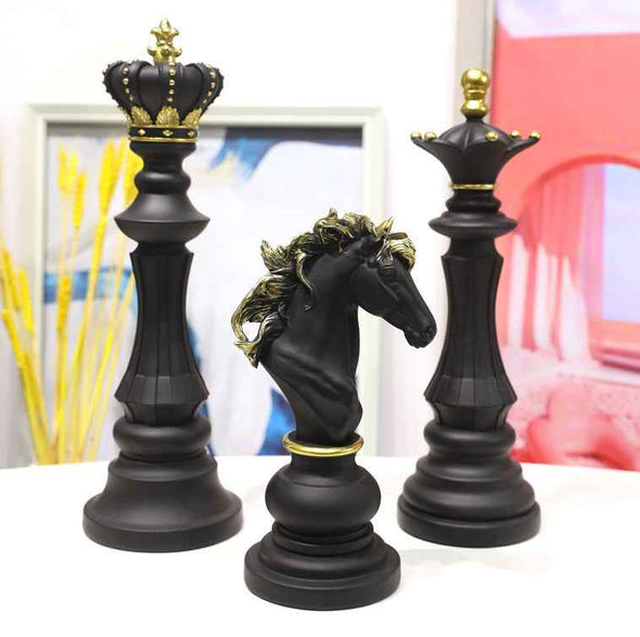 Resin Retro International Chess Figurine - Aroflit